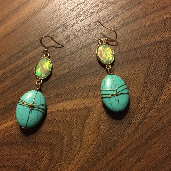 FREE earrings with purchase!! - Picture 4 of 4